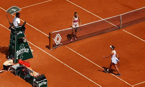 Sabalenka và Muchova giành vé vào bán kết đơn nữ Roland Garros