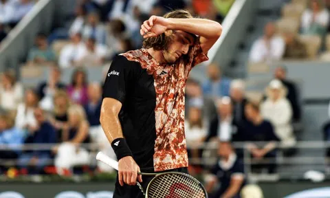 Tsitsipas đổ lỗi thua trận cho thuốc ngủ