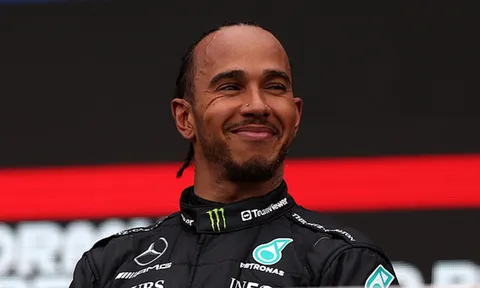 Mercedes từ chối Lewis Hamilton