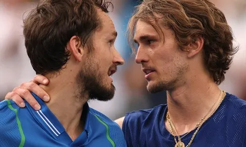 Medvedev gặp lại Zverev, Alcaraz đối mặt Sinner tại bán kết China Open