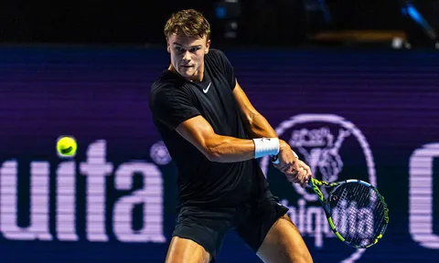 Rune giành vé vào bán kết giải Quần vợt trong nhà Swiss Indoors