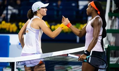WTA Finals 2023: Swiatek thắng Gauff dễ dàng