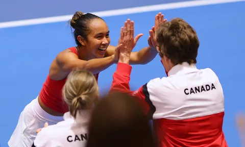 Ý và Canada vào bán kết, đương kim vô địch Thụy Sỹ bị loại tại BJK