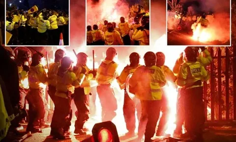 Europa League: 4 cảnh sát bị thương trong vụ xô xát với cổ động viên Ba Lan 