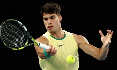 Alcaraz thắng dễ trong trận ra quân tại Australia Open 2024