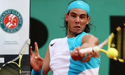 Cây vợt vô địch Pháp mở rộng 2007 của Nadal được bán với giá 118 nghìn USD 