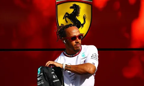Lewis Hamilton gia nhập Ferrari từ 2025