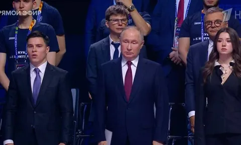 Tổng thống Putin khai mạc Future Games tại Kazan cùng với Valieva và Nagorny