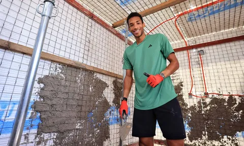 Felix, Tsitsipas hỗ trợ người dân Acapulco sau cơn bão Otis