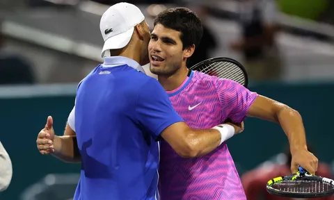 Alcaraz dừng chân ở Tứ kết Miami Open