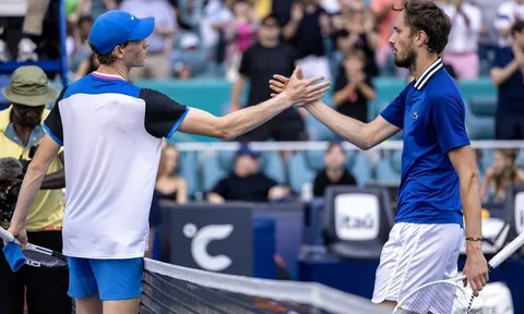 Sinner vào Chung kết Miami Open