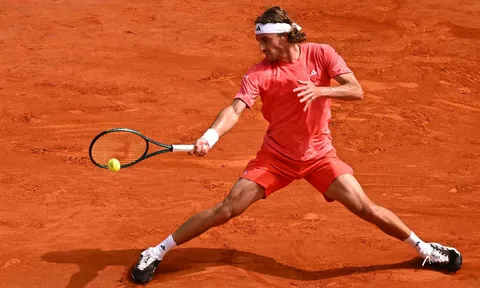 Tsitsipas dễ dàng vào vòng 2 Monte Carlo Masters