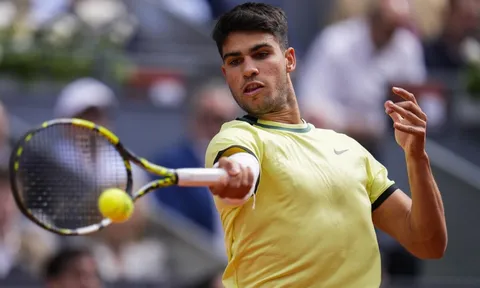 Alcaraz và Sabalenka giành chiến thắng mở màn tại Madrid Open