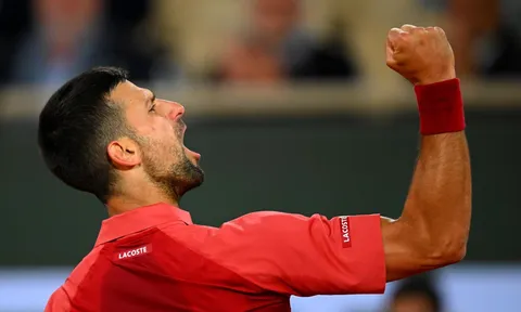 Djokovic vất vả khởi đầu hành trình chinh phục Grand Slam thứ 25