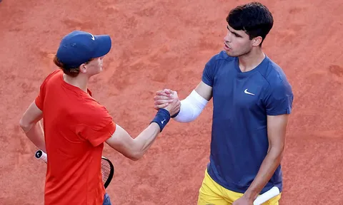 Hạ Sinner, Alcaraz lần đầu vào chung kết Roland Garros