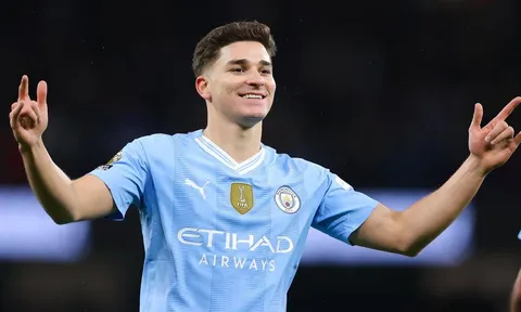 Tiền đạo Julian Alvarez của Man City được triệu tập vào đội tuyển bóng đá Olympic Argentina