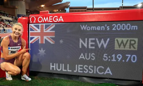 Jessica Hull phá kỷ lục thế giới cự ly chạy 2000m nữ