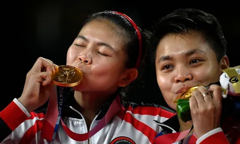Cặp đôi Indonesia giành huy chương vàng Tokyo 2020 nhờ lén theo dõi cặp đối thủ Trung Quốc
