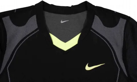 Áo thi đấu của Nadal tại chung kết US Open 2010 bán được 72.000 USD