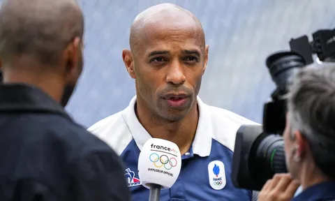 Thierry Henry từ chức