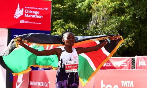 Chepngetich của Kenya phá kỷ lục thế giới nữ tại Chicago Marathon