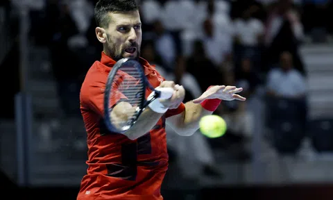 Djokovic rút lui khỏi ATP Finals vì chấn thương