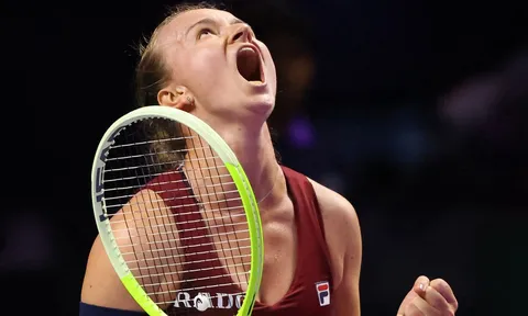 Krejcikova giành suất bán kết cuối cùng tại WTA Finals