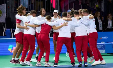 Swiatek đưa Ba Lan vào Bán kết Billie Jean King Cup 2024