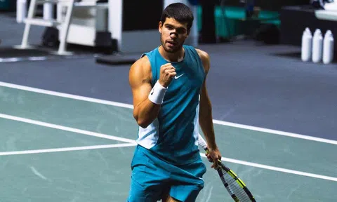 Alcaraz dễ dàng giành vé vào tứ kết Rotterdam Open