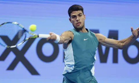 Dimitrov bị loại sớm, Alcaraz đi tiếp tại Qatar Open 2025