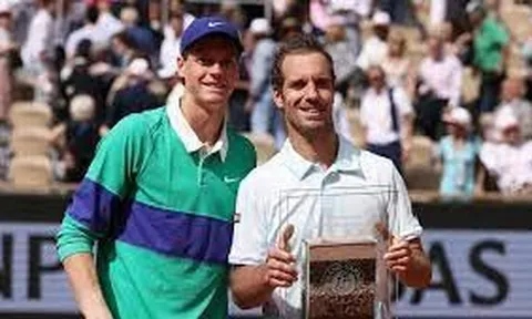 Sinner kết thúc sự nghiệp của Gasquet