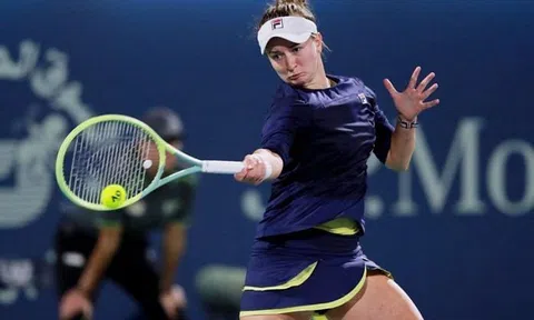 Krejcikova bị loại ngay vòng 1 Queen’s Club