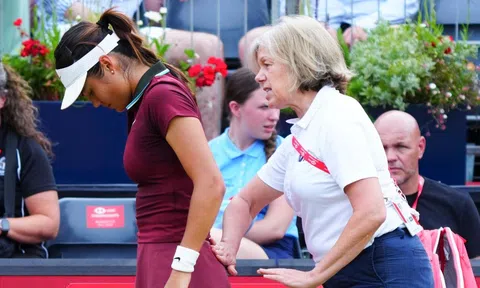 Raducanu rút khỏi Berlin Open vì chấn thương lưng