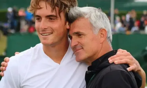 Tsitsipas tái hợp với cha sau khi chia tay huấn luyện viên Ivanisevic