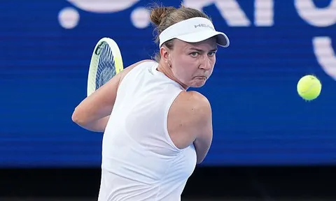 Chật vật thắng thiếu niên 17 tuổi, Krejcikova vào vòng 3 Cincinnati Open
