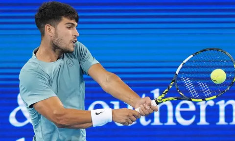 Thắng trận "hay nhất giải", Alcaraz vào tứ kết Cincinnati Open 2025