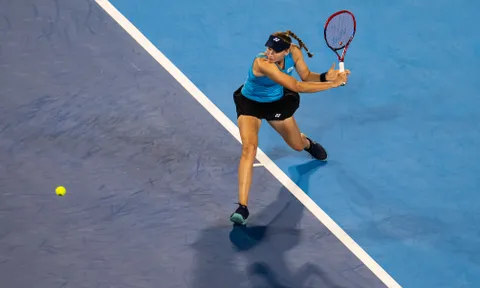 Cincinnati Open 2025: Rybakina hạ Sabalenka, Paolini loại Gauff