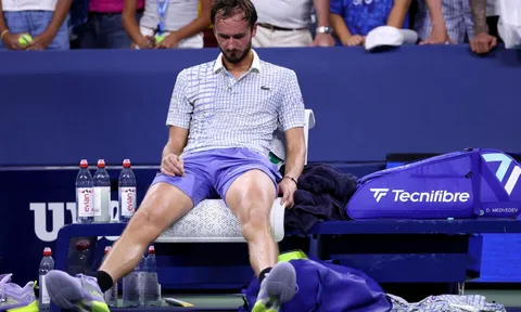 Medvedev bị phạt hơn 42.000 USD vì hành vi phi thể thao tại US Open