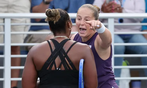 Townsend cãi lộn với Ostapenko sau trận đấu tại US Open