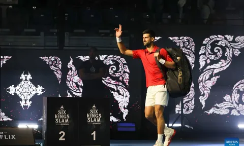 Djokovic rút lui khỏi Paris Masters vì chấn thương chân