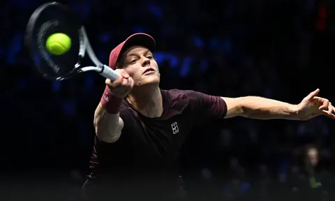 Sinner mở màn thuận lợi tại Paris Masters