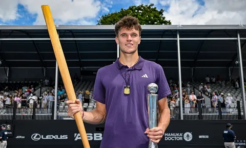 Mensik đăng quang tại Auckland