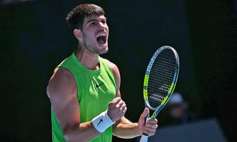 Alcaraz "toát mồ hôi" trước Hanfmann