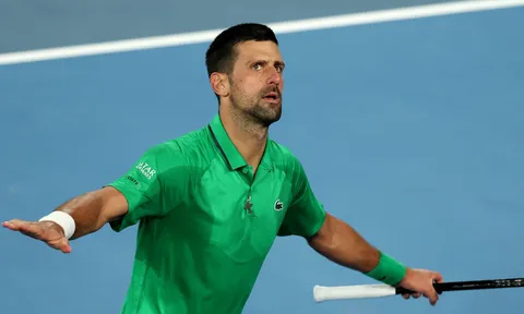 Không thắng séc nào, Djokovic vẫn vào bán kết Australia Open