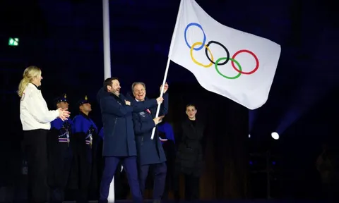 Màn chia tay rực rỡ tại Verona: Italy chính thức trao quyền đăng cai Olympic Mùa đông cho Pháp