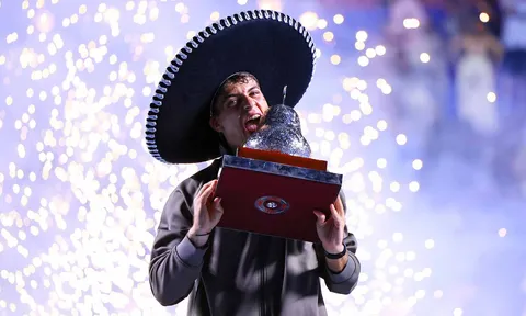 Đăng quang tại Acapulco, Cobolli sánh ngang Alcaraz và Sinner