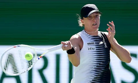 Swiatek thiết lập kỷ lục mới sau màn phục hận ngọt ngào