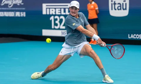 Fonseca giành vé vào vòng 2 gặp Alcaraz tại Miami Open 2026