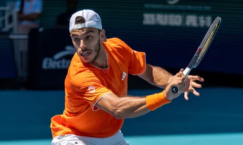 Cerundolo "gieo sầu" cho Medvedev