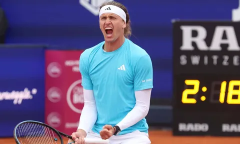 Zverev trình diễn "siêu phẩm" để phục hận